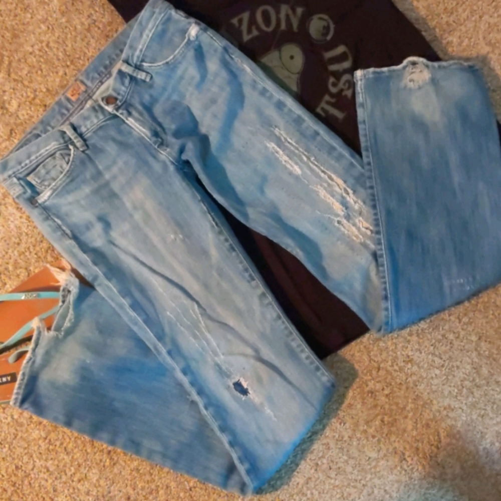 Gold & Sign Distressed Jeans . Size 29